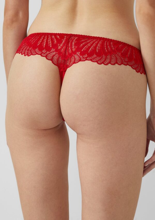 String aus floraler Spitze mit Zierschleife