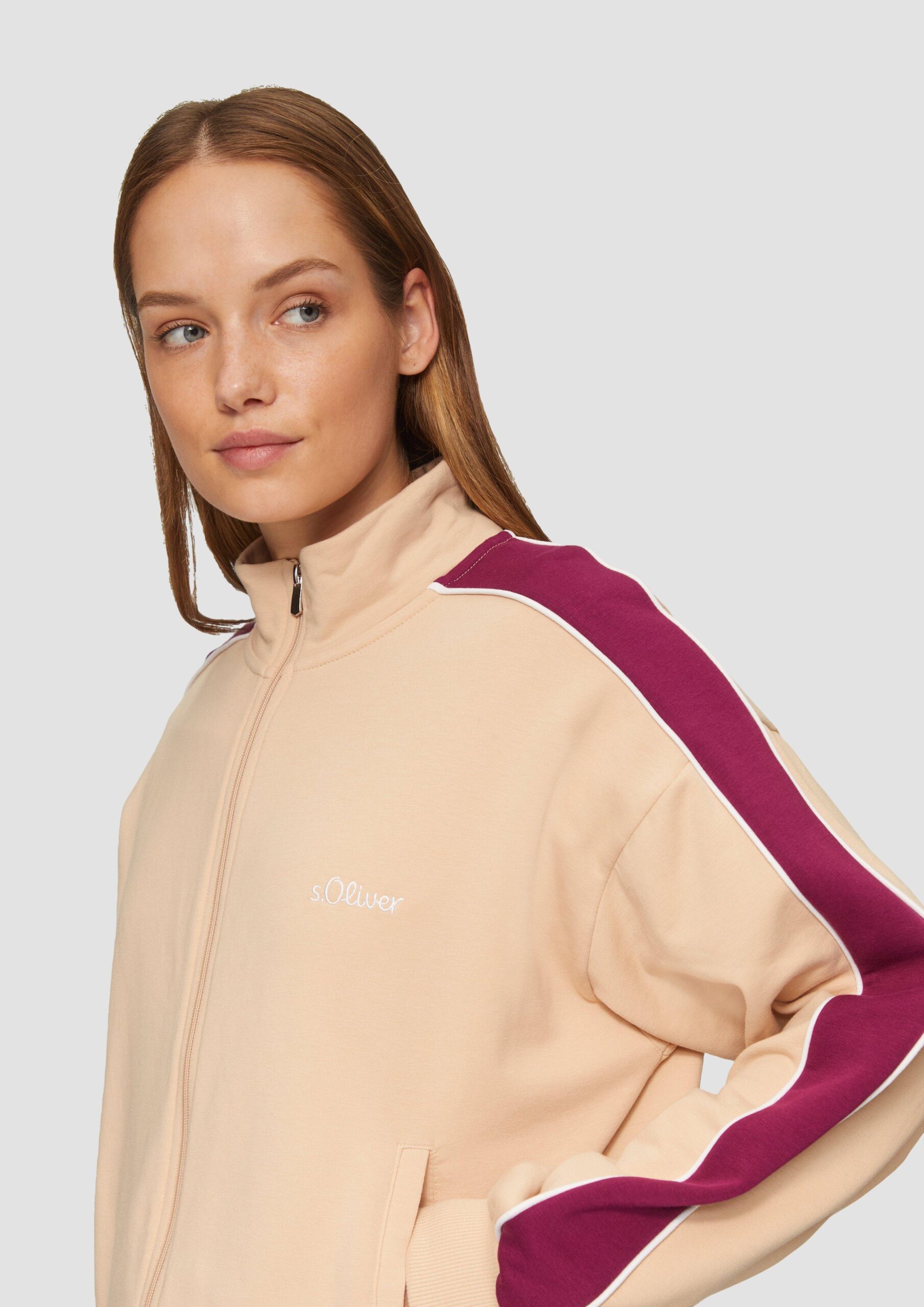 Sweatjacke mit Seitenstreifen