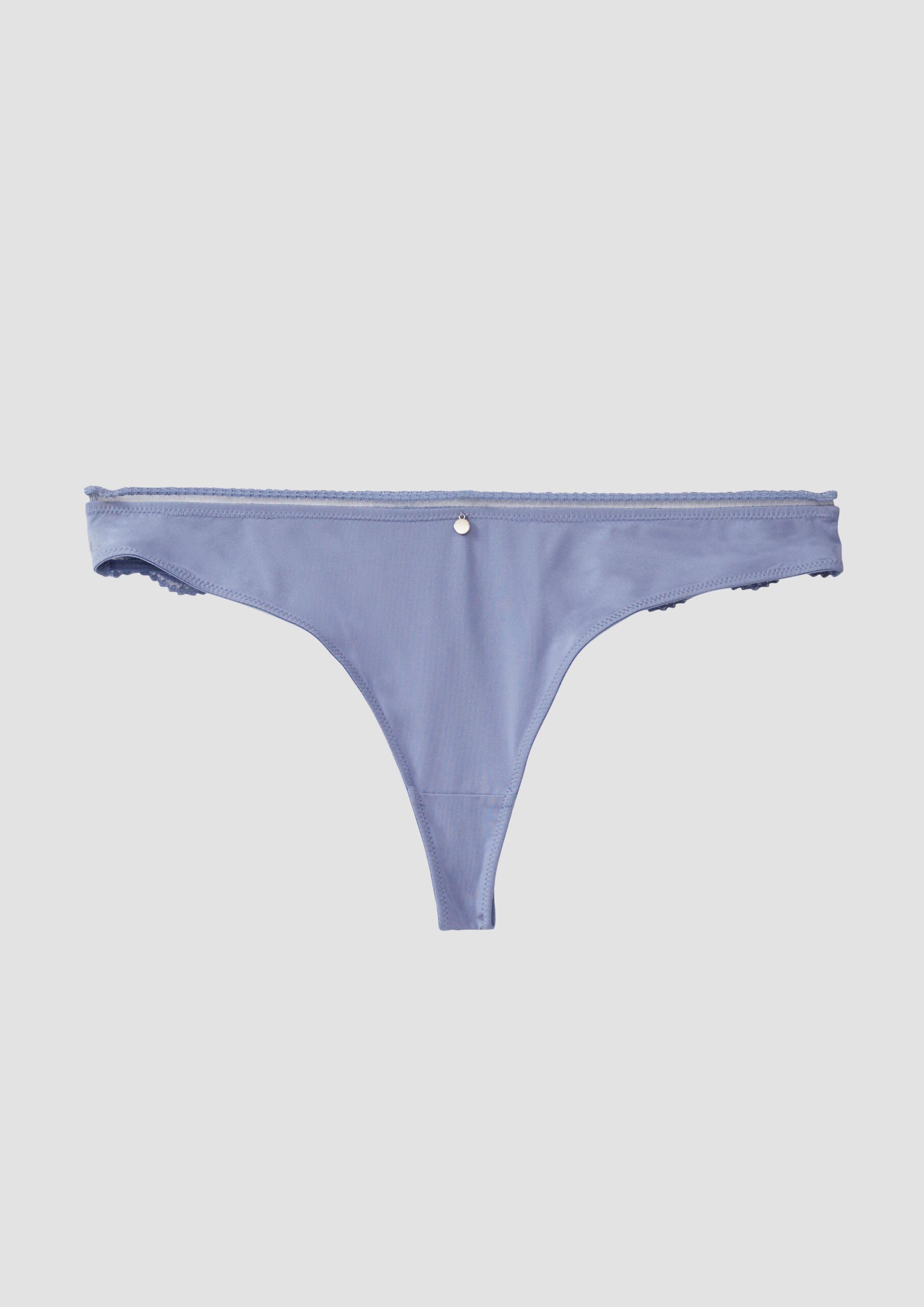 String aus feiner Spitze