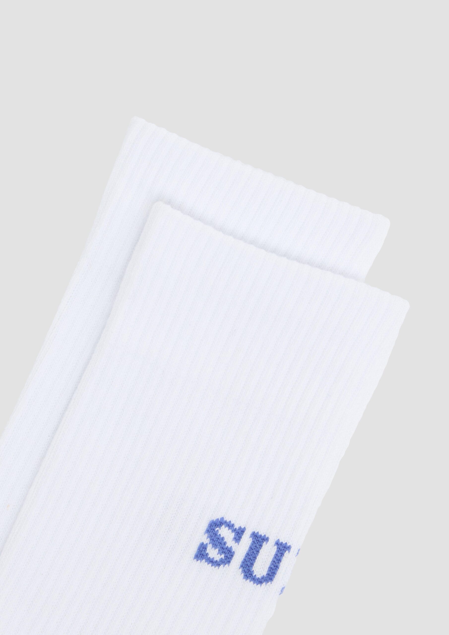 Socken mit Schriftzug