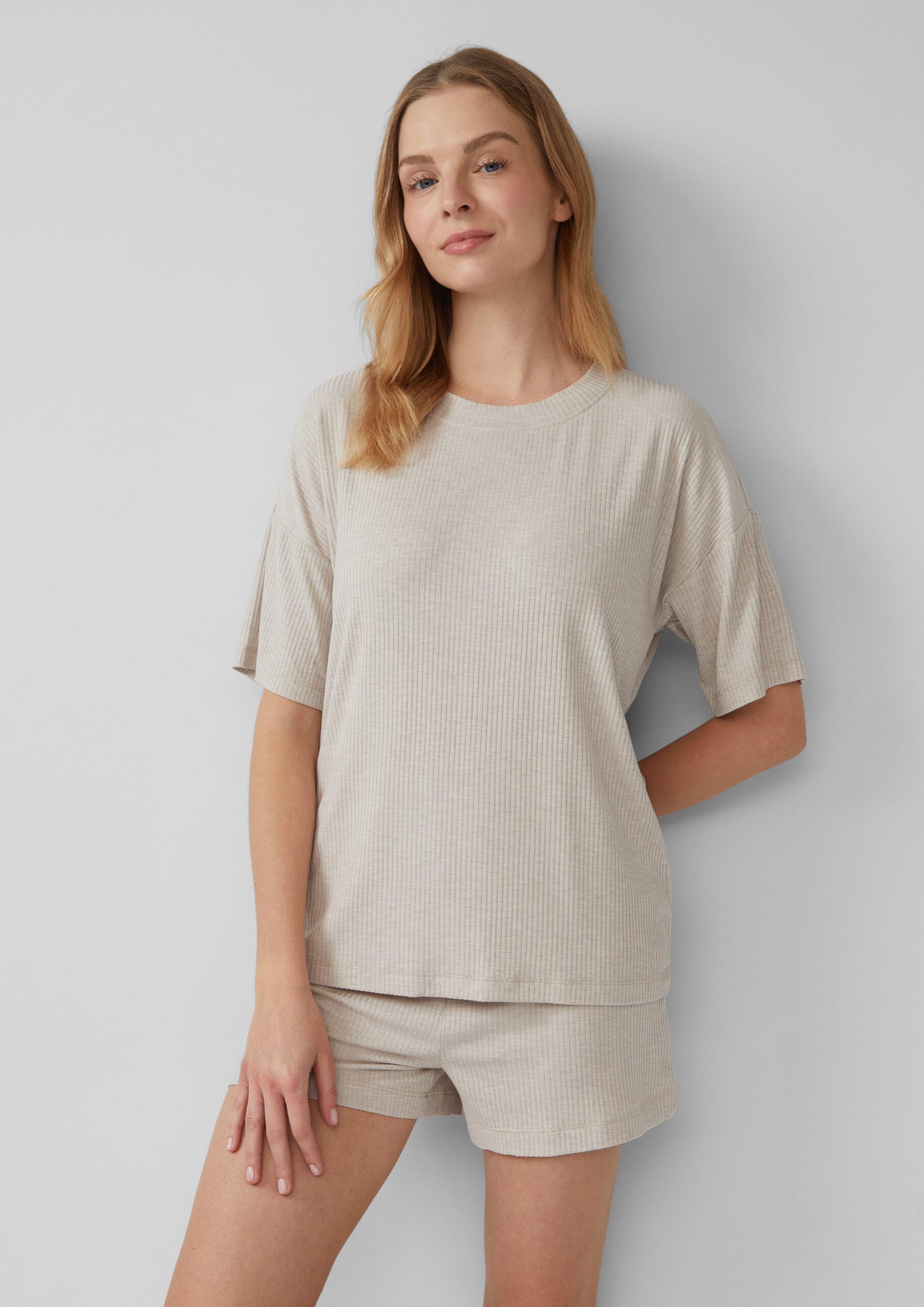 Schlichtes Schlafshirt aus Rippware