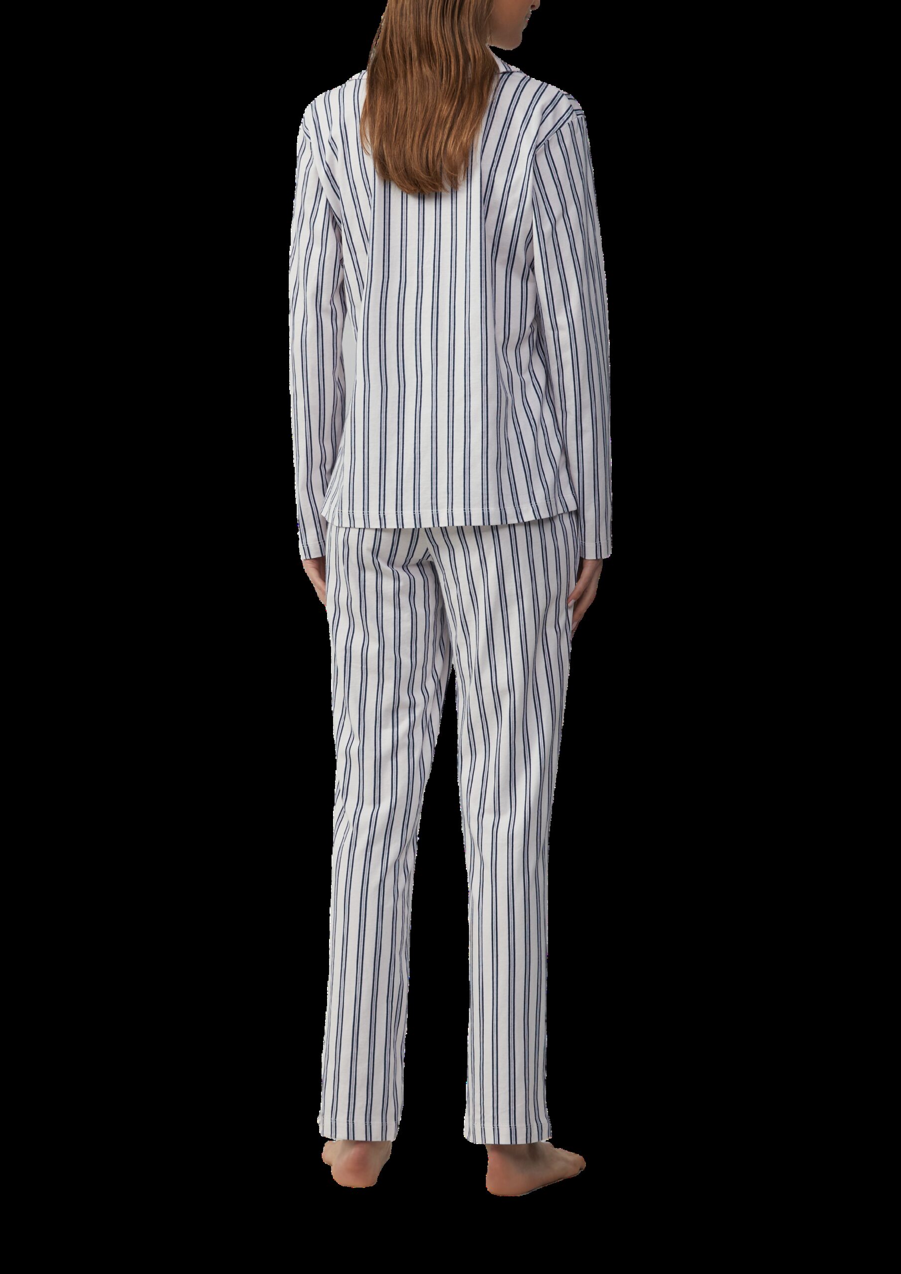 Klassischer Pyjama mit Streifen