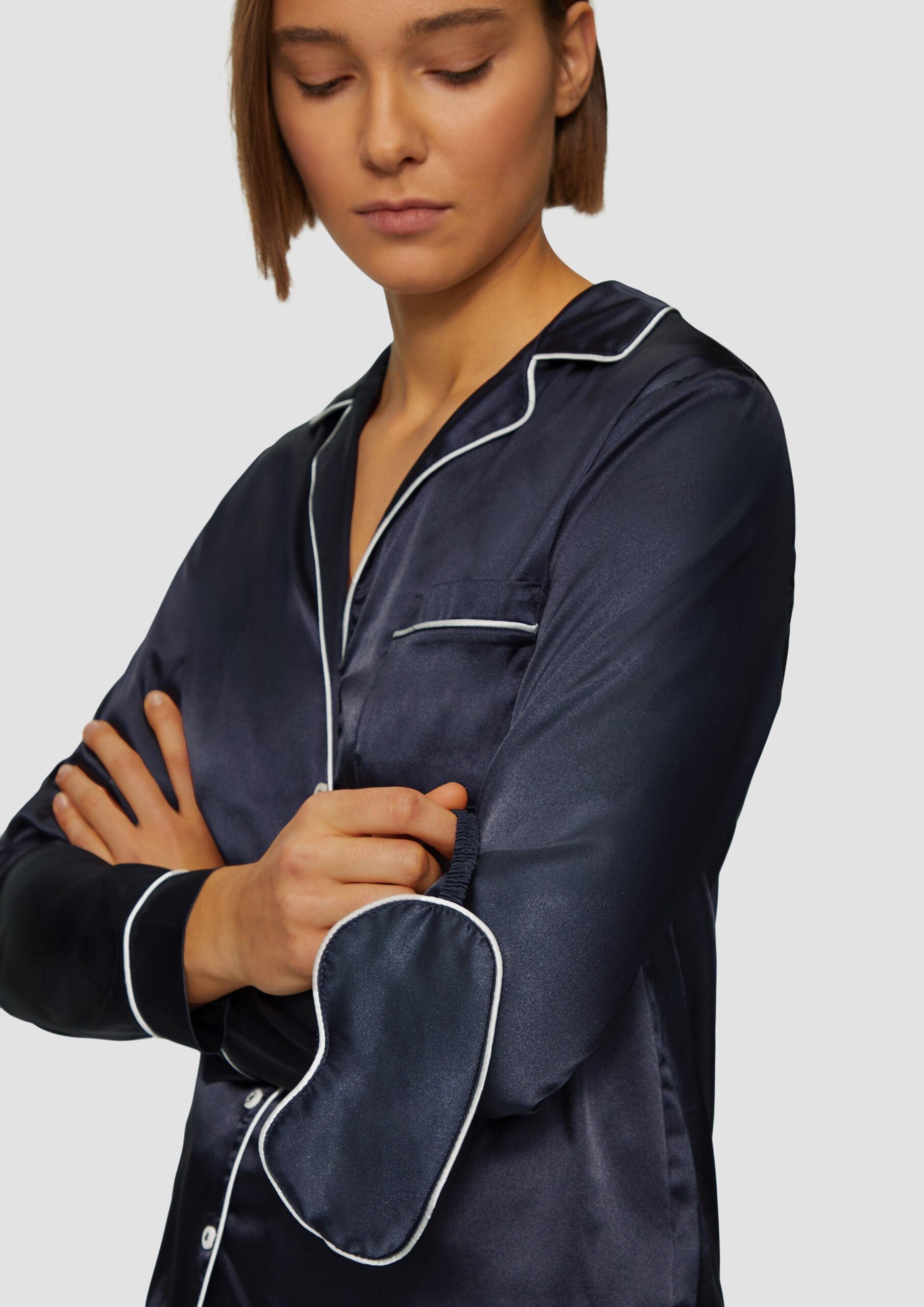 Pyjama in Satin-Optik mit zusätzlicher Schlafmaske