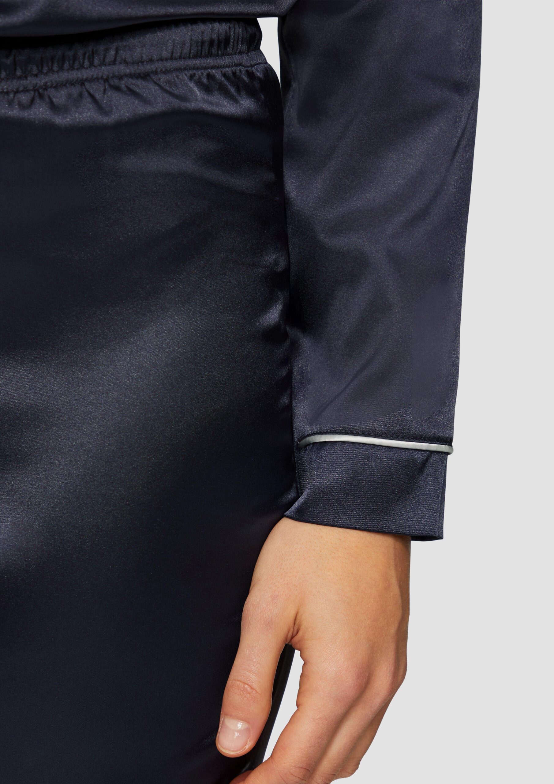 Pyjama in Satin-Optik mit zusätzlicher Schlafmaske