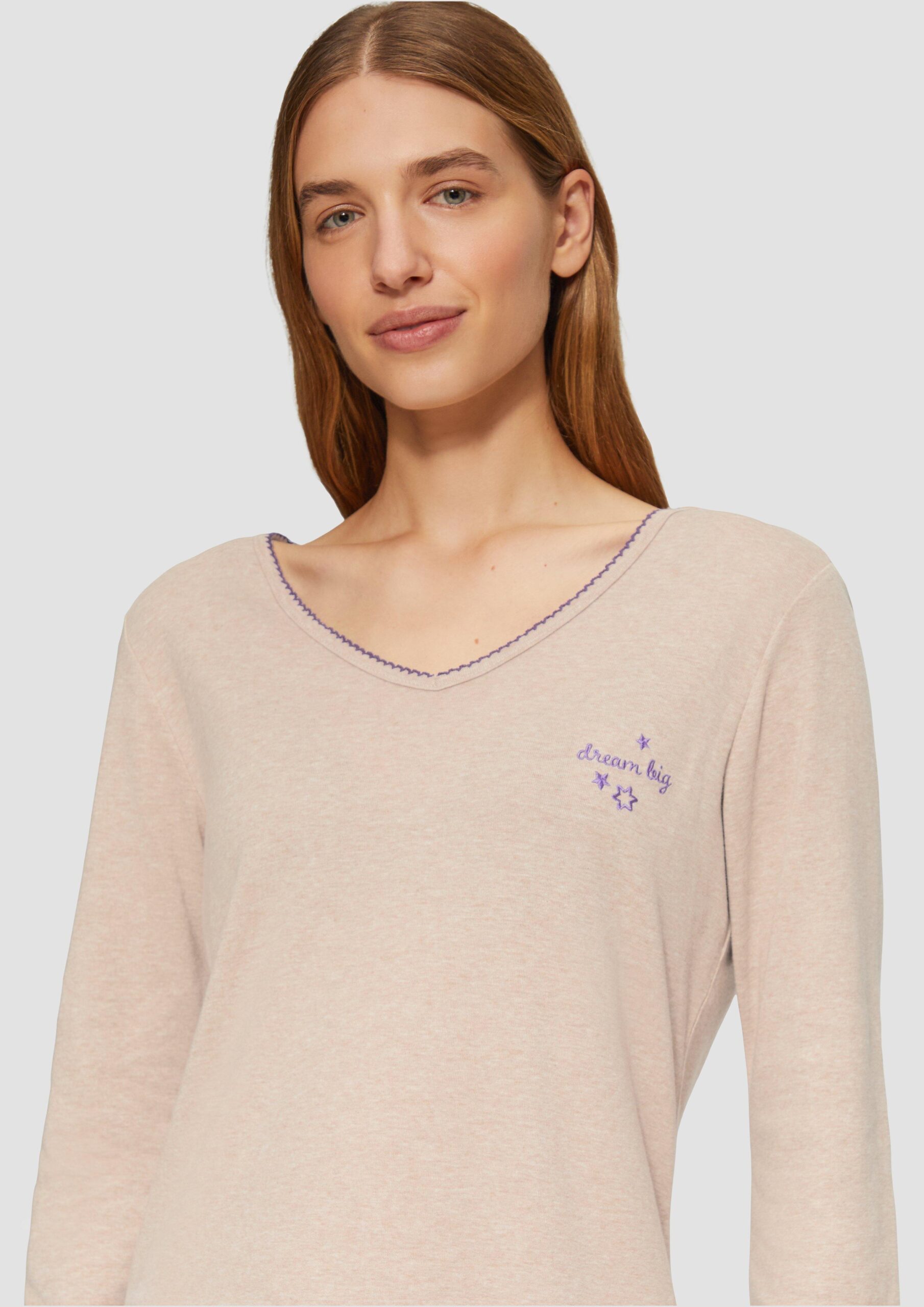 Nachthemd mit V-Ausschnitt