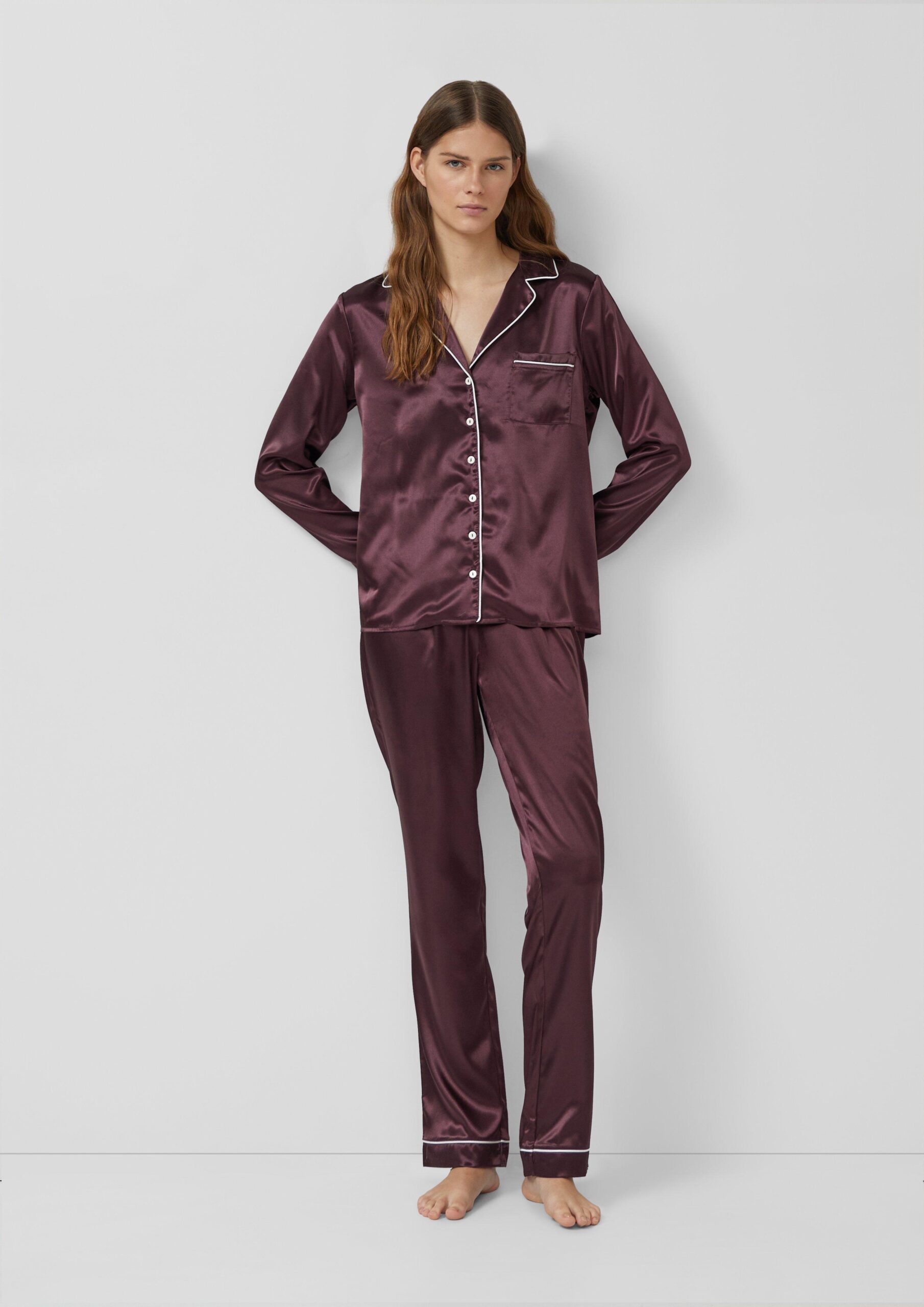 Pyjama in Satin-Optik mit zusätzlicher Schlafmaske