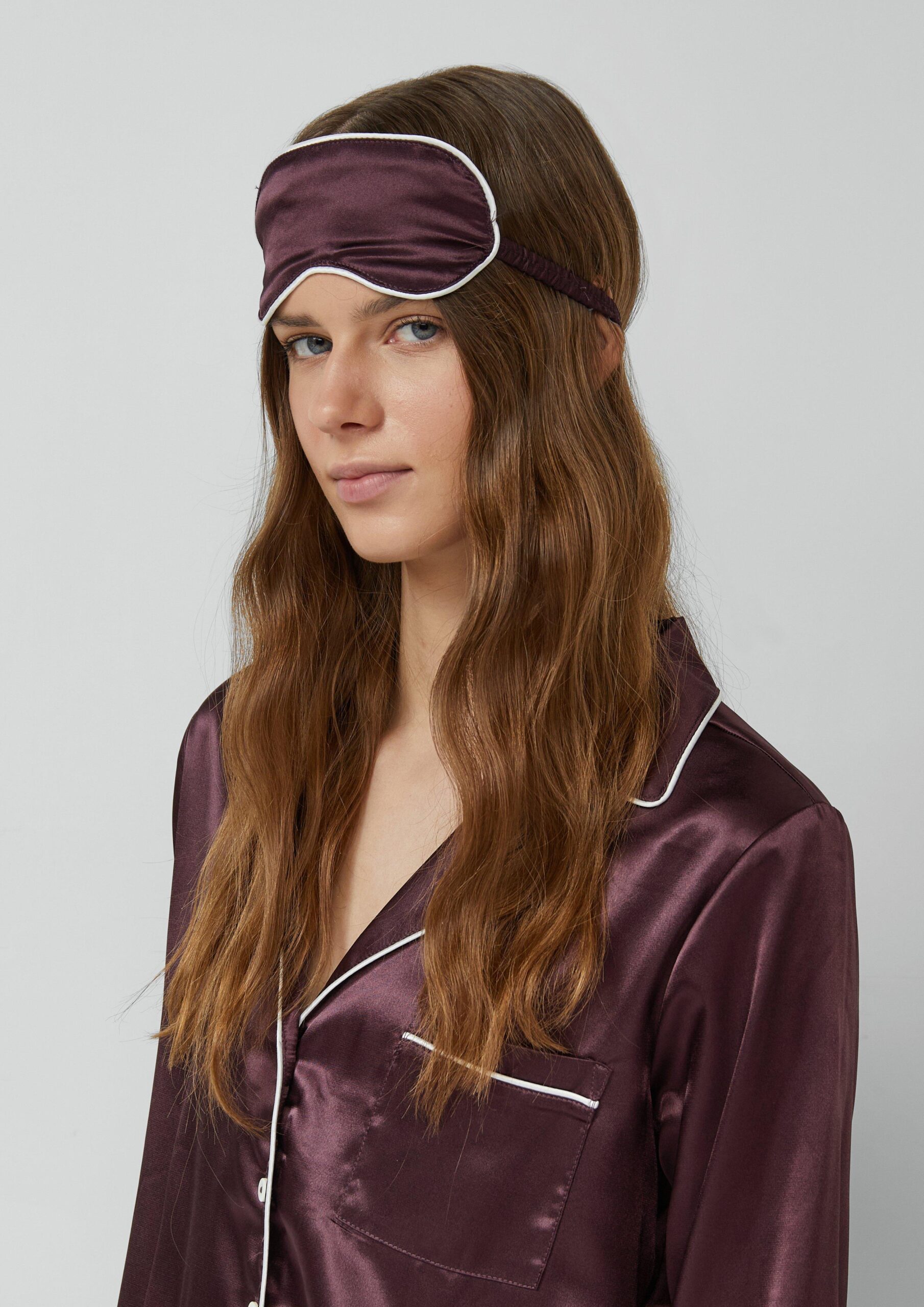 Pyjama in Satin-Optik mit zusätzlicher Schlafmaske