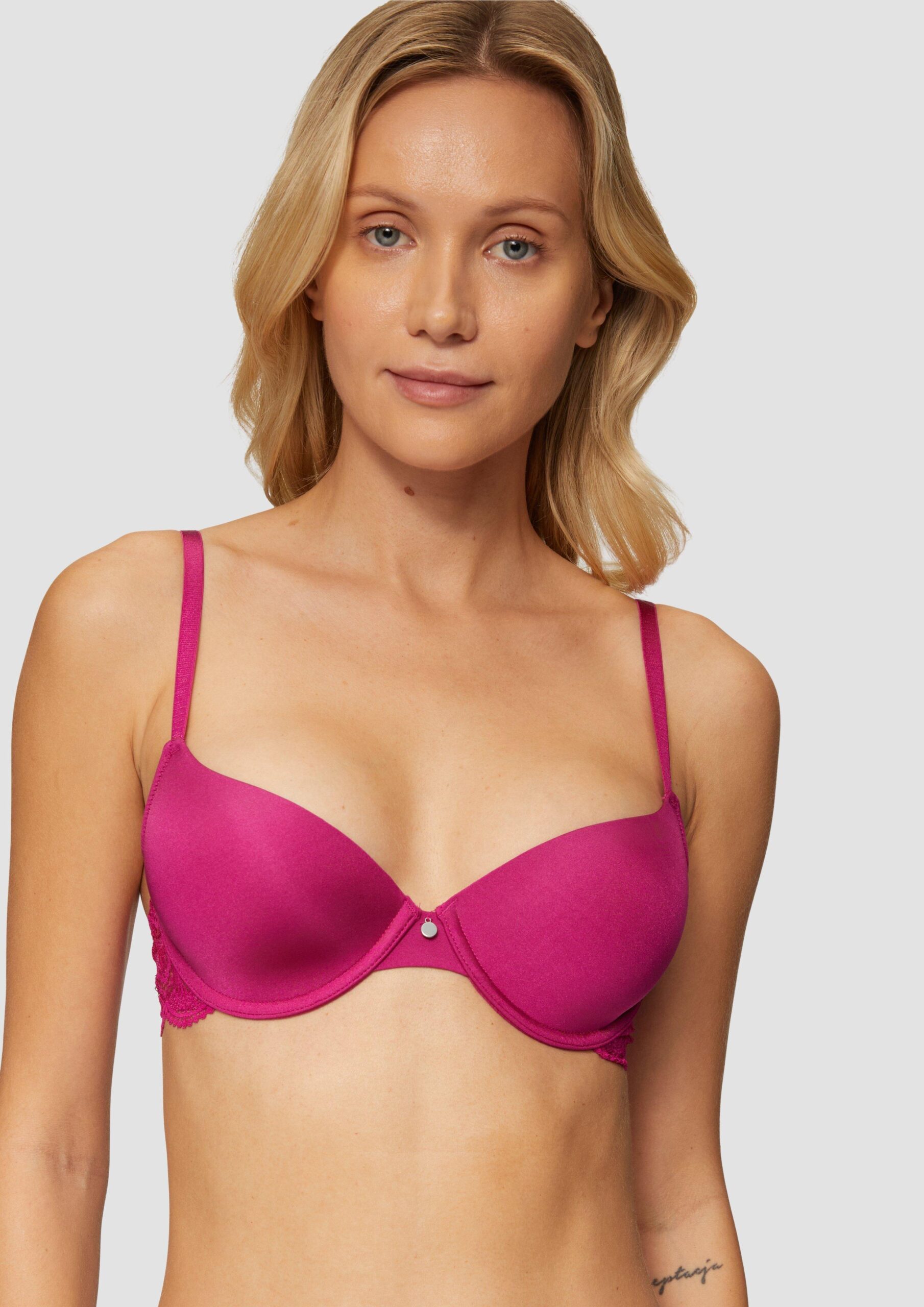 Leicht wattierter BH mit Spitzen-Detail