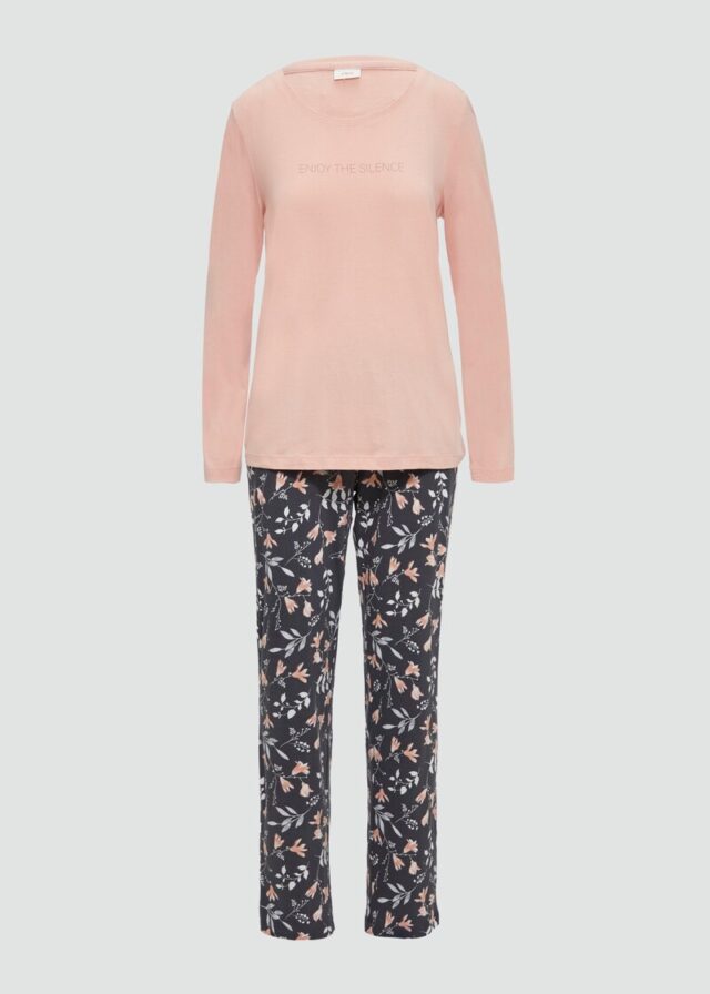 Kuschliger Pyjama mit Print-Details
