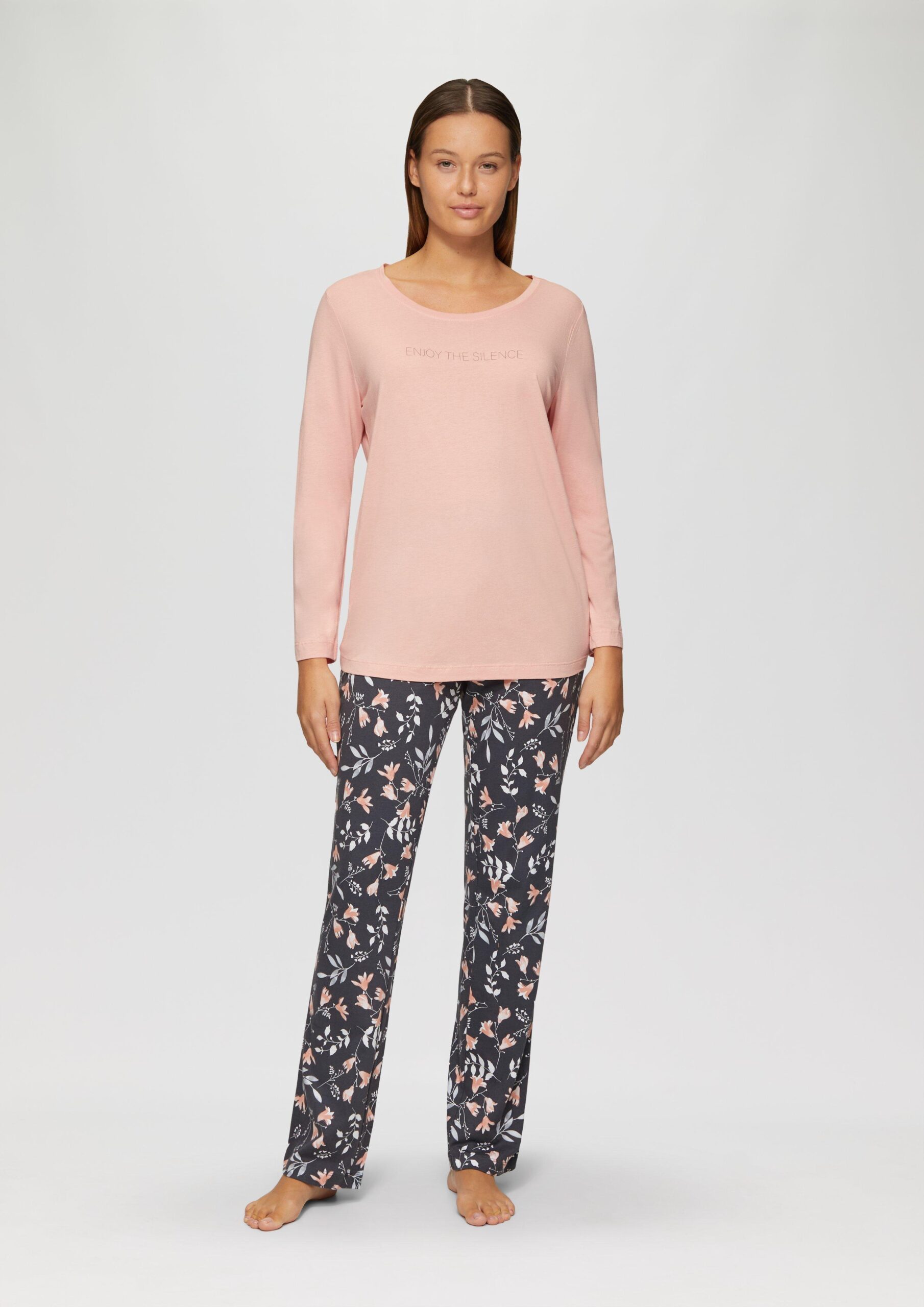 Kuschliger Pyjama mit Print-Details