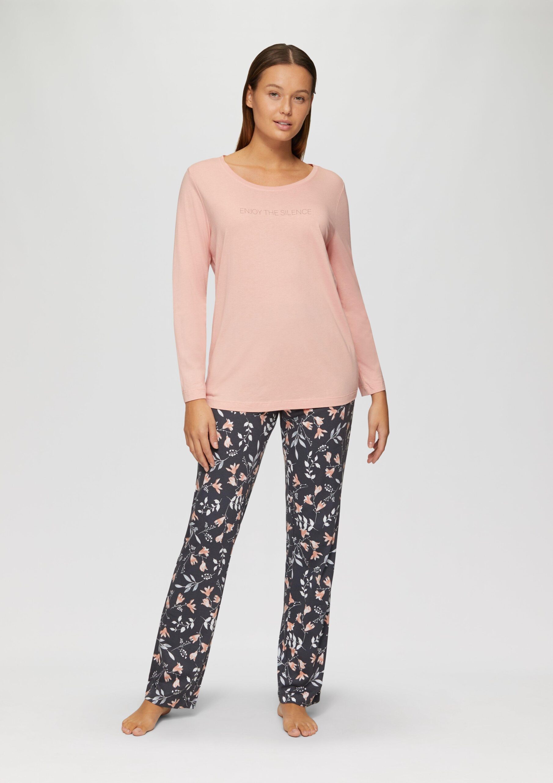 Kuschliger Pyjama mit Print-Details