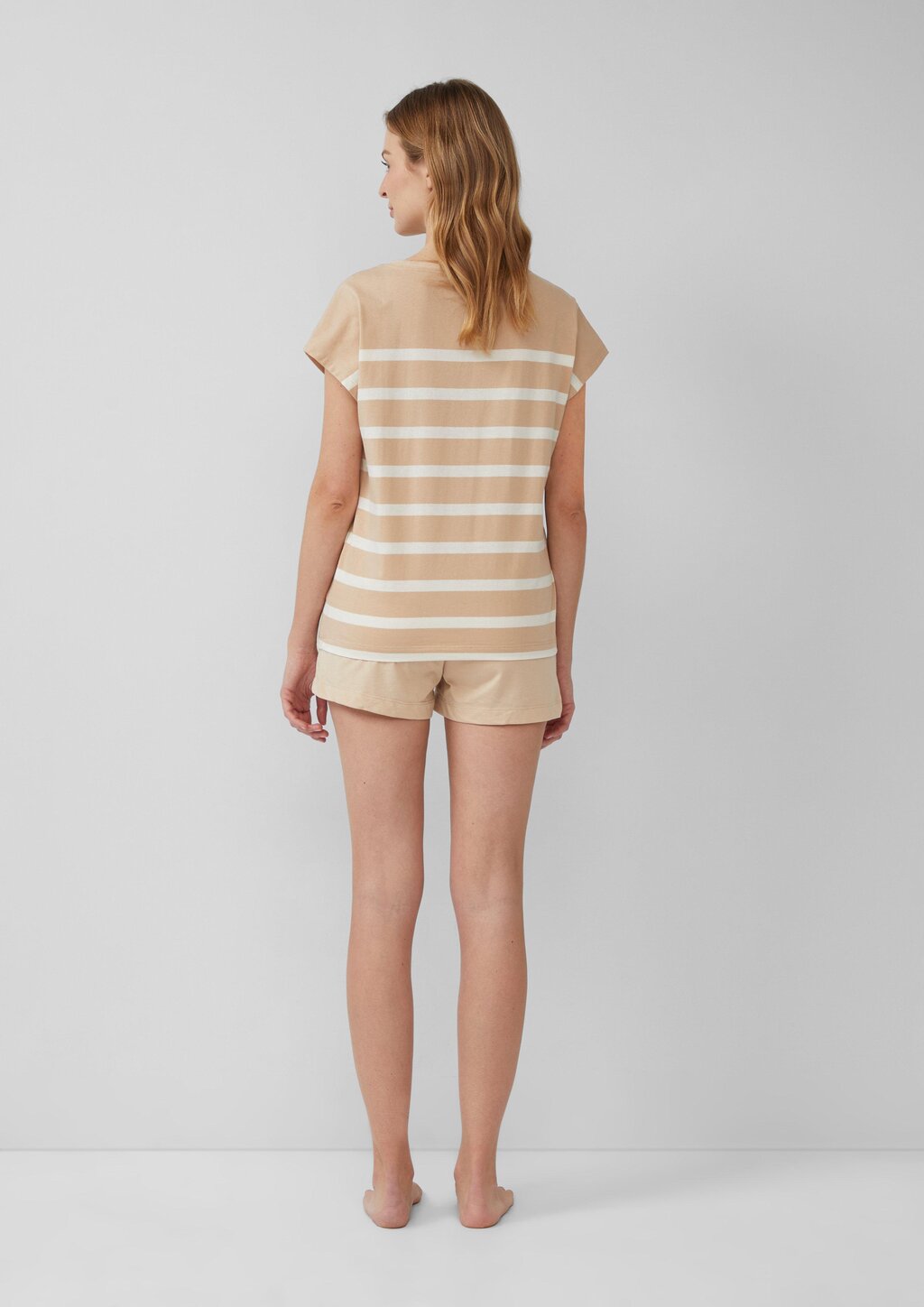 Kurzer Pyjama mit gestreiftem Oberteil