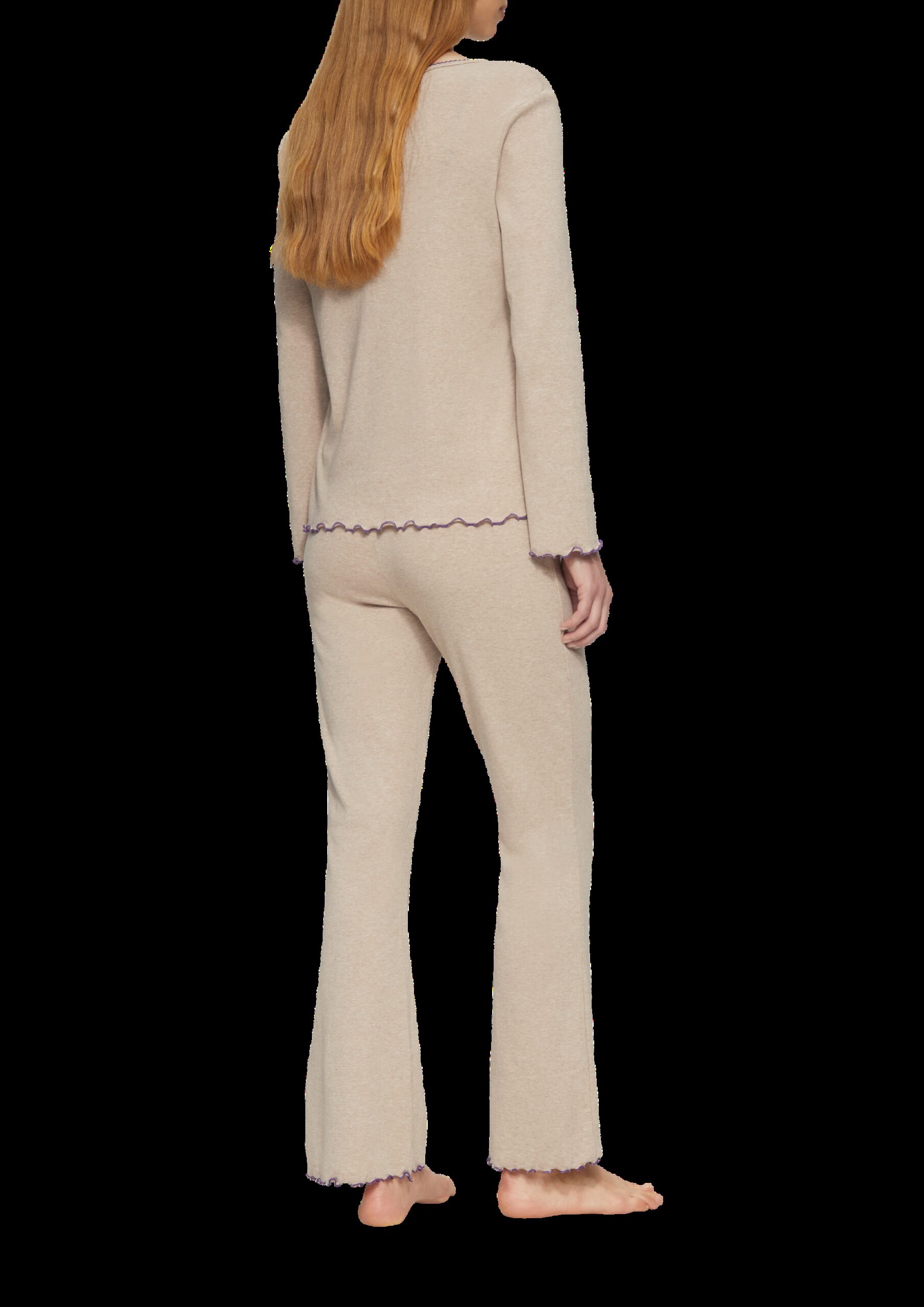 Bequemer Pyjama mit Babylock-Saum