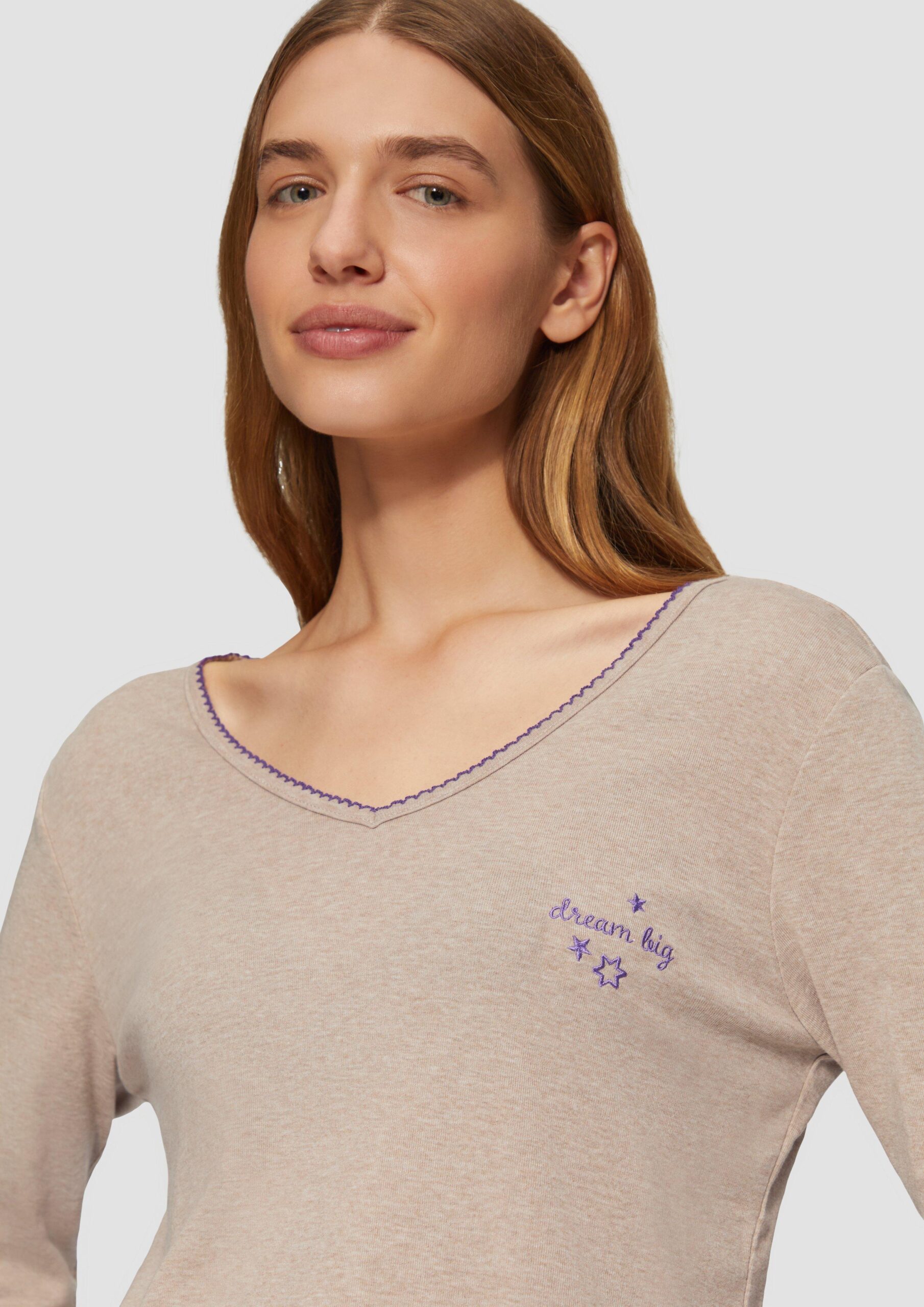 Bequemer Pyjama mit Babylock-Saum