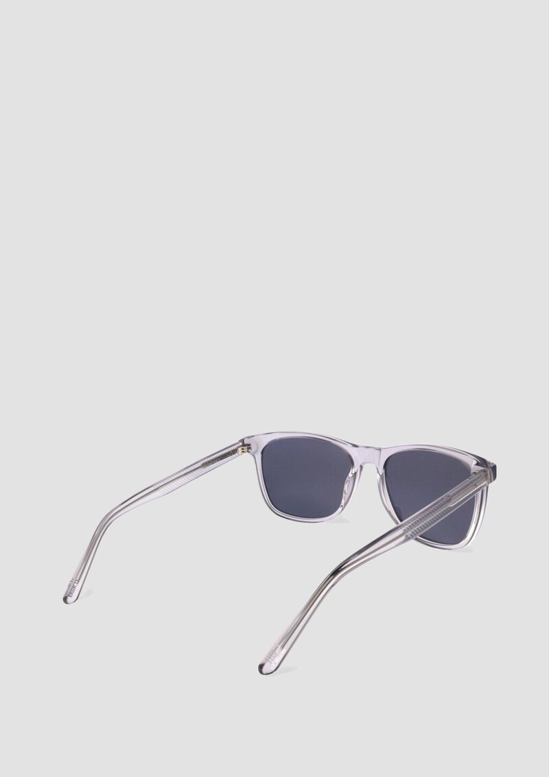 Sonnenbrille mit Rahmen