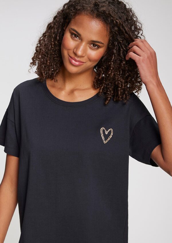 Pyjama-Oberteil mit frontseitigem Herz-Detail