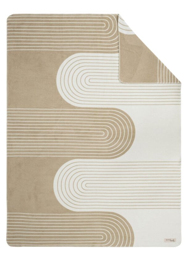 Decke mit grafischem Muster