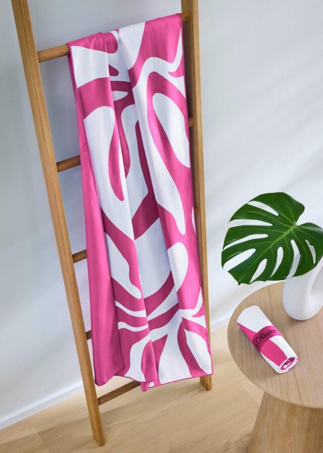 Strandlaken mit grafischem Muster