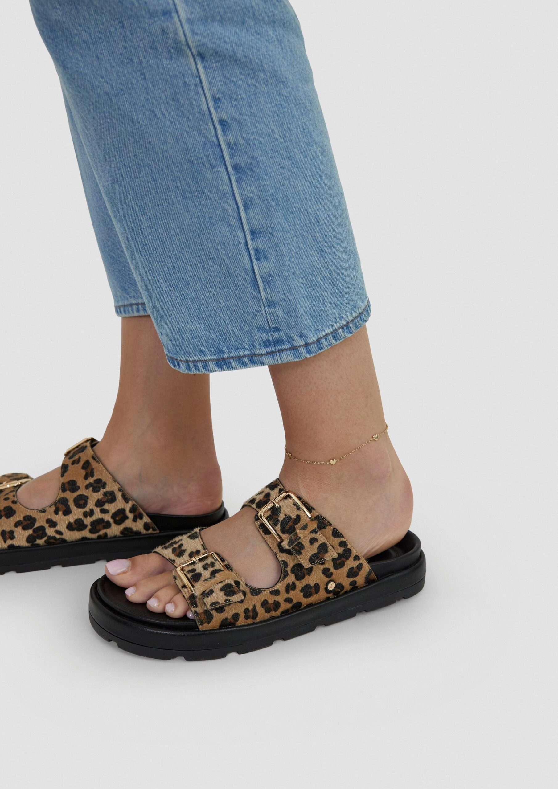 Fußkettchen mit Schmuck-Details